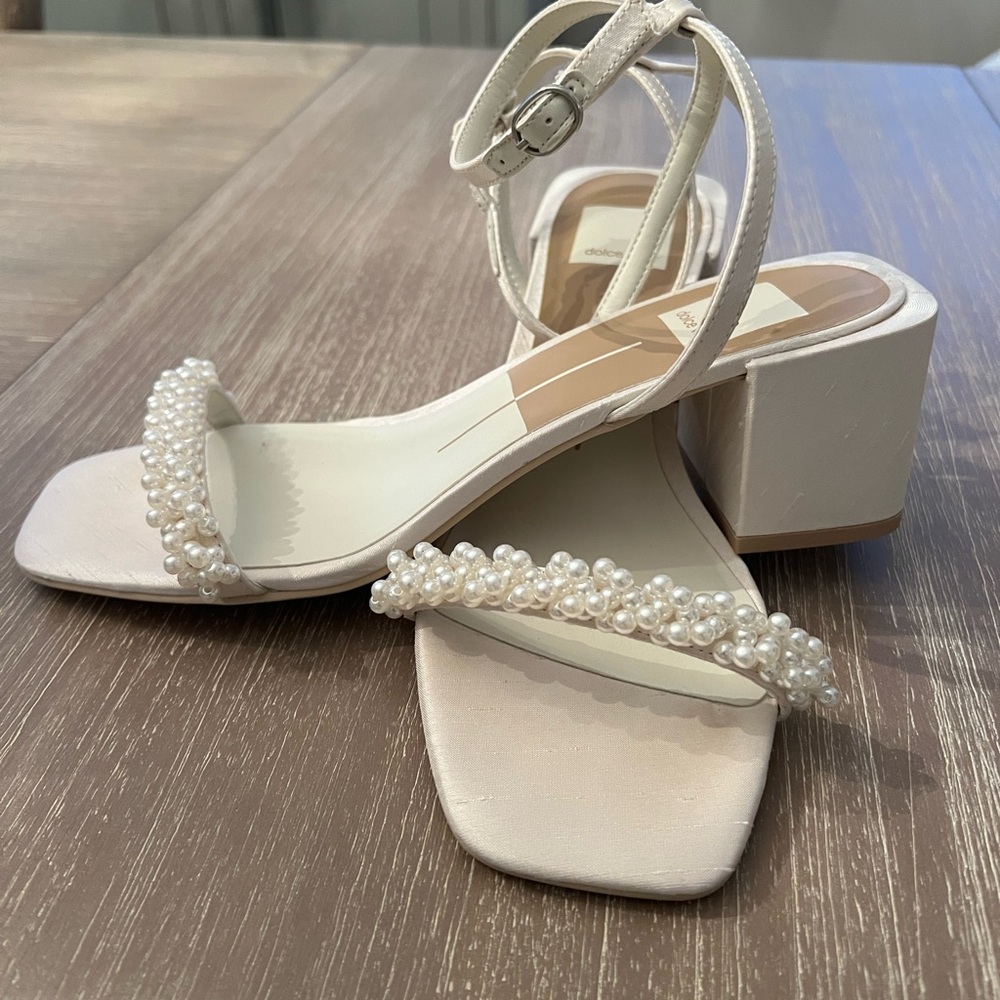 DV BY DOLCE VITA ZALIMA PEARL HEELS 7.5